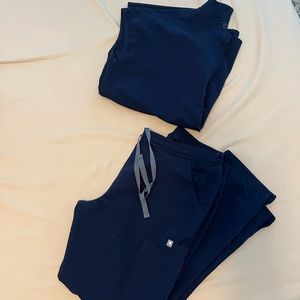 Navy FIGS scrub set small petite